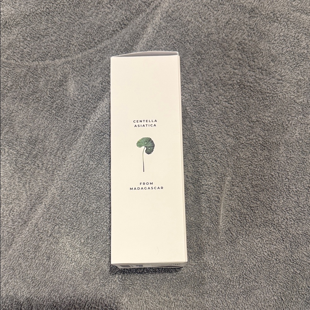 Madagascar Centella Light Cleansing Oil - Cream - Picture 2 of 6